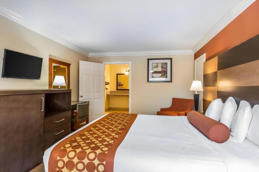 Rodeway Inn & Suites Canyon Lake-Menifee West Bagian luar foto