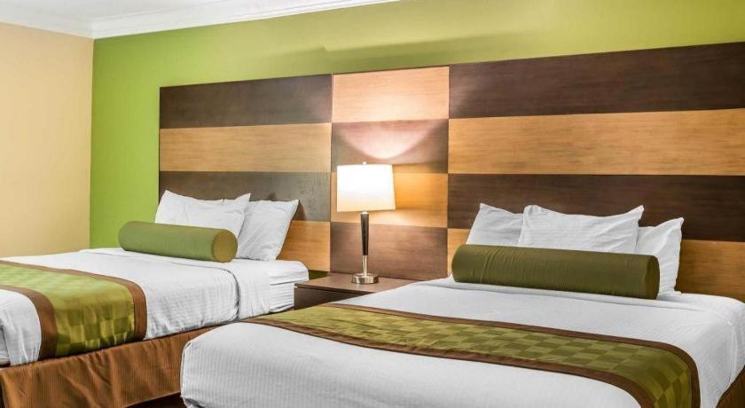 Rodeway Inn & Suites Canyon Lake-Menifee West Bagian luar foto