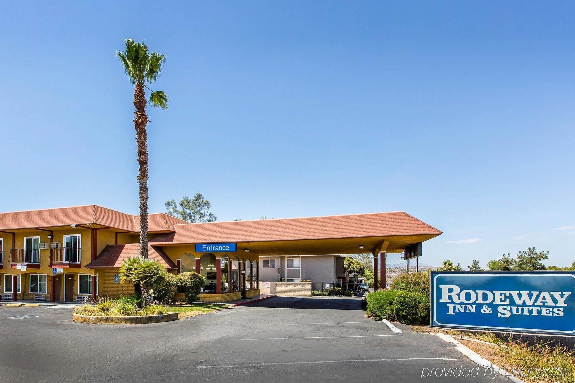 Rodeway Inn & Suites Canyon Lake-Menifee West Bagian luar foto